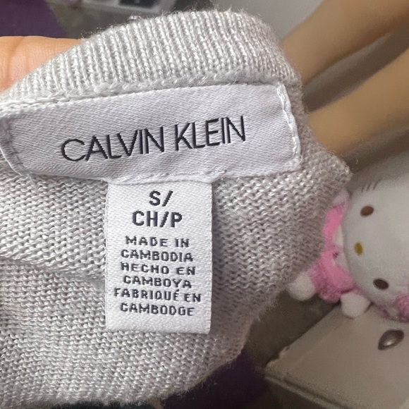 Light Gray Sweater with Layered Hem - Picture 6 of 6